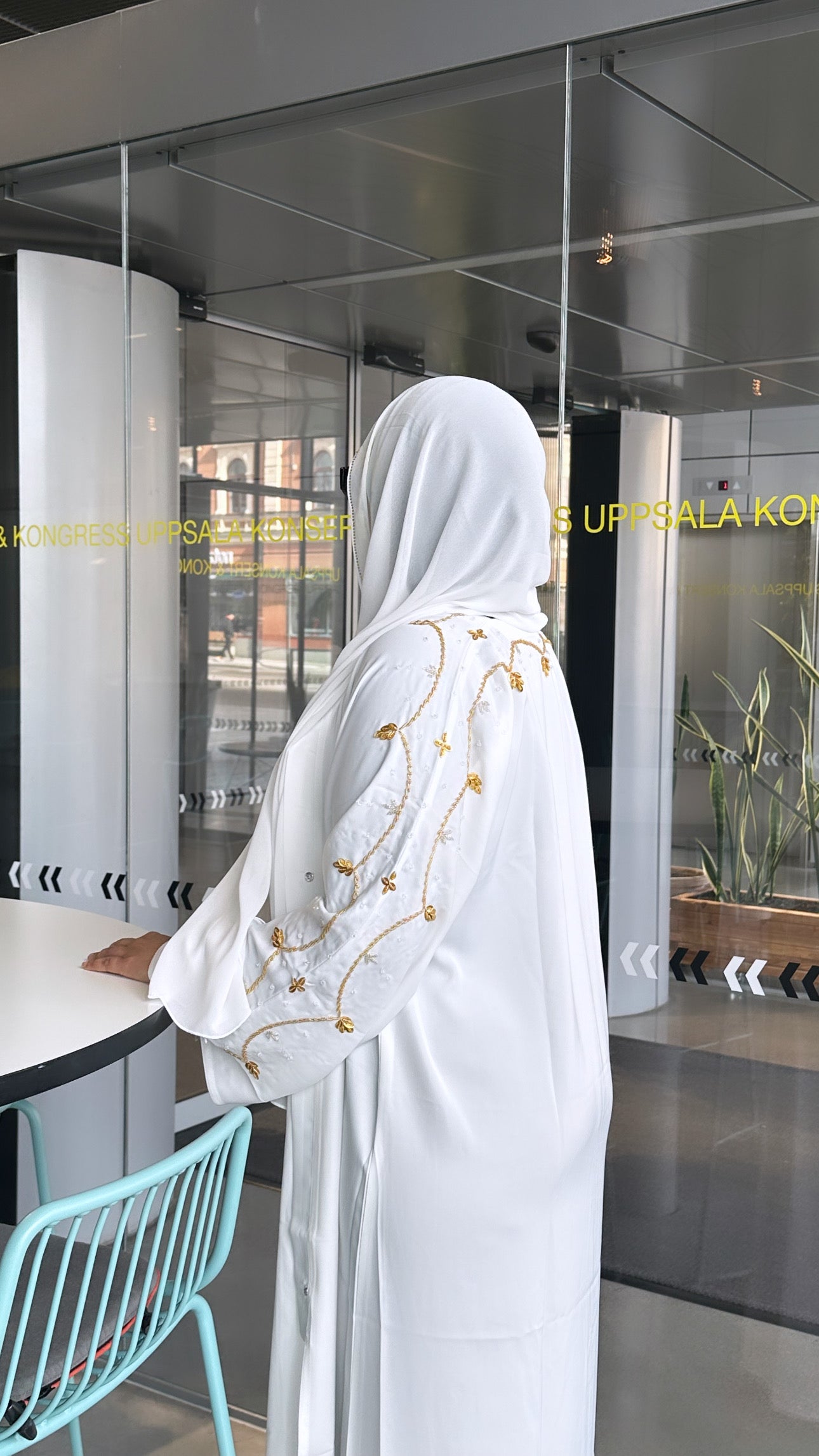 White abaya